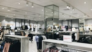 Las 11 prendas de H&M maternity a las que les puedes sacar más partido  durante el